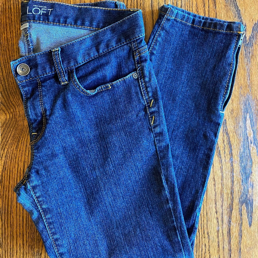Ann Taylor LOFT Modern Crop Jean in Size 8